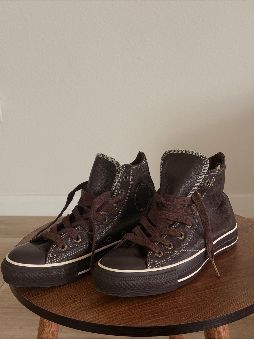 Converse All Star — High Top Leather Sneaker